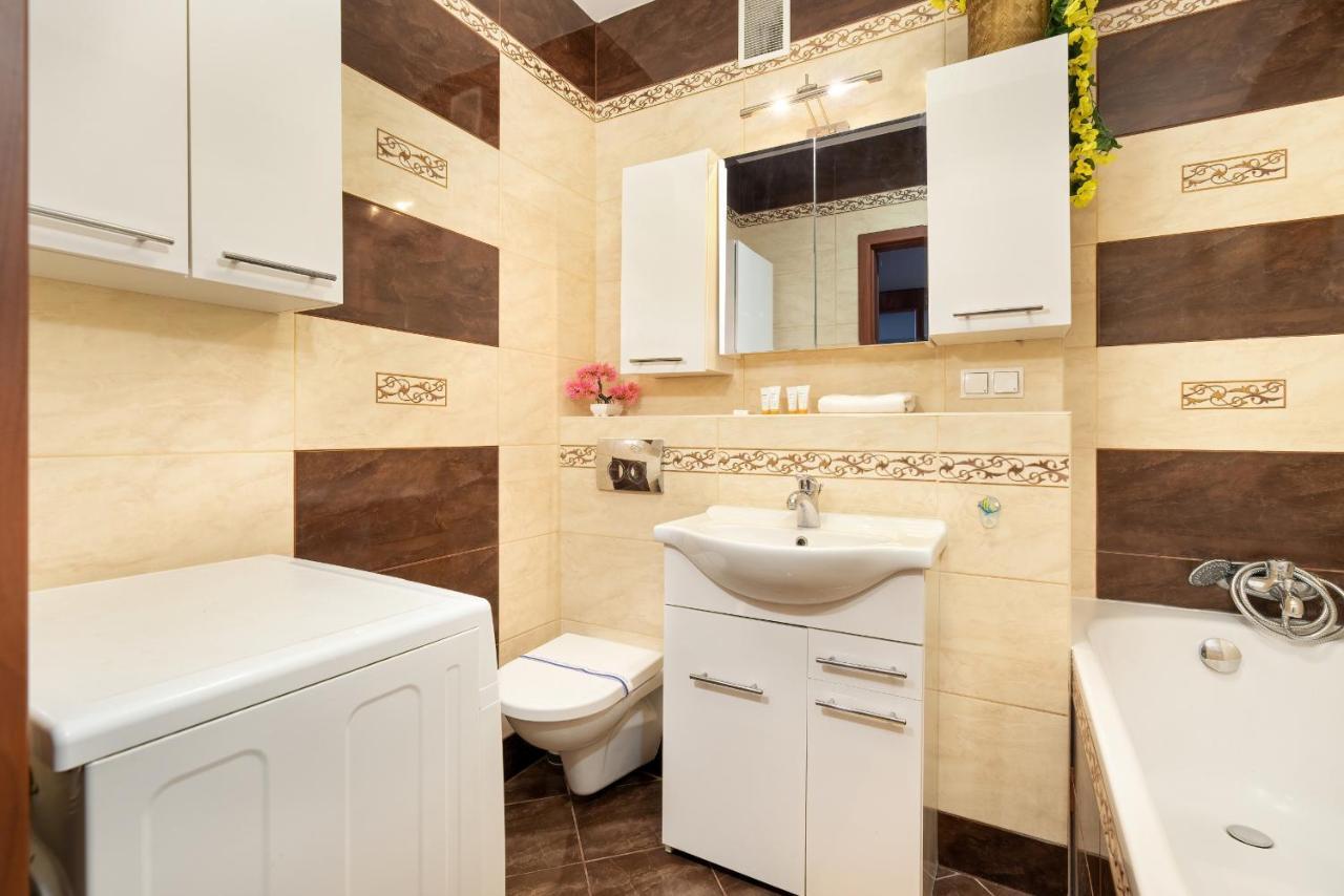 Comfortable Wojskowa Apartment By Noclegi Renters Posen Exterior foto