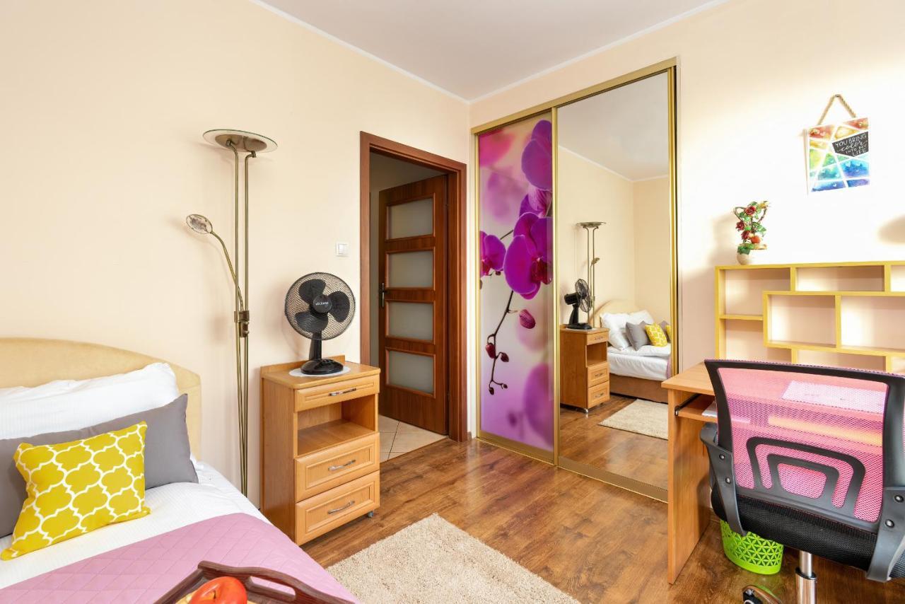Comfortable Wojskowa Apartment By Noclegi Renters Posen Exterior foto